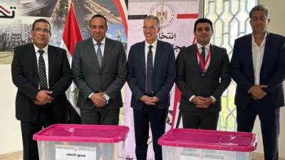 " انزل شارك من أجل مصر ".. شعار الجالية المصرية بسلطنة عمان فى إنتخابات مجلس الشيوخ 