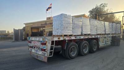 32 شاحنة مساعدات إماراتية تدخل معبر كرم أبو سالم تمهيداً لوصولها غزة 