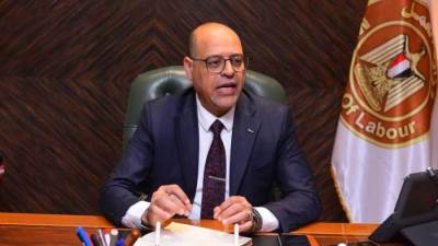 إيقاف نشاط 4 شركات إلحاق عمالة بالخارج لمخالفتهم أحكام "القانون"