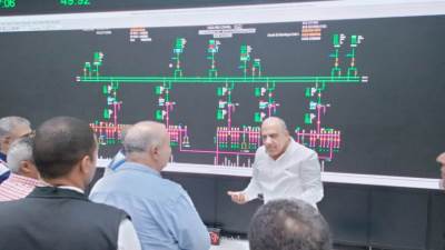 وزير الكهرباء من قلب غرفة التحكم بالقاهرة: استنفار لضمان استقرار الشبكة في ذروة الأحمال