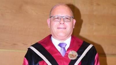 برعاية الوزير حسان النعماني.. قسم التاريخ بآداب سوهاج يتألق في عيد العلم بجائزة التميز العلمي