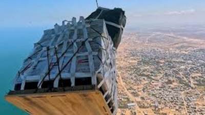 الإمارات تسقط أكثر من 4028 طن مساعدات على غزة