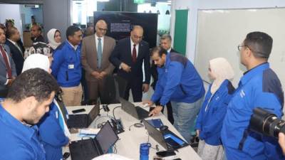 وزير العمل والمحافظ يزوران مركز العربي للبحوث والتطوير ببنها