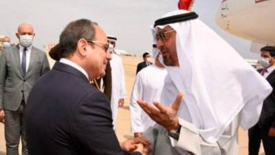 الرئيس السيسى يستقبل الشيخ محمد بن زايد بمطار العلمين