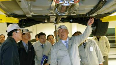 تكريم الرئيس التنفيذي لمجموعة هيونداي موتور