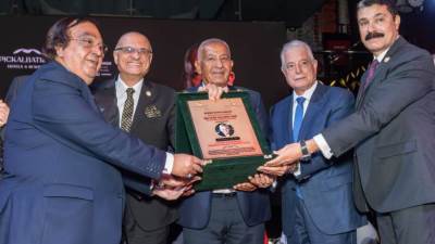 "الاتحاد الأفريقي الآسيوي" يكرّم رجل الأعمال كامل أبو على ومجموعة بيك الباتروس للفنادق تحصد جوائز التميز السياحى الدولى 