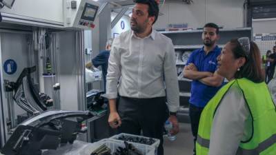 جنرال موتورز مصر تطلق أول كشاف أمامي محلي الصنع لطراز شيفروليه أوبترا بالتعاون مع مصنع عقل