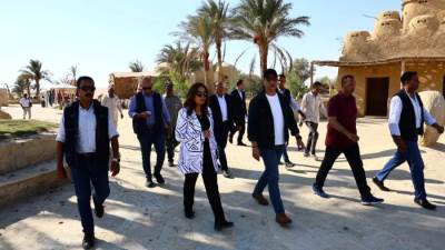 وزيرة التنمية المحلية ومحافظ الفيوم في جولة تفقدية بمحمية وادي الريان