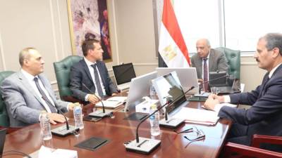 وزير الكهرباء يطلق مبادرة رائدة مع شنايدر إليكتريك لتحسين كفاءة الطاقة في المصانع