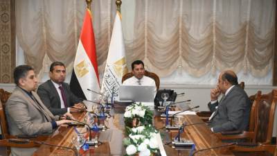 وزير الشباب والرياضة يتابع عملية التطوير في مراكز الشباب بمحافظات الجمهورية