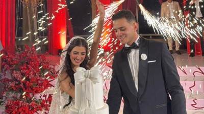 المستشار أحمد الحناوي يهنئ النقيب عمر عناني وعروسه ميرنا مصيلحي بمناسبة الزفاف السعيد 