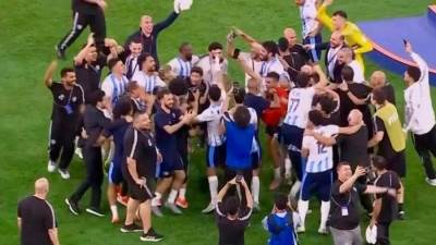  وزير الشباب والرياضة يهنئ نادي بيراميدز بتتويجه بكأس القارات الثلاثة 