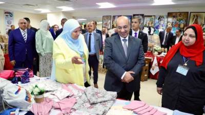 نائب وزير التربية والتعليم يفتتح منتجات التعليم الفني 