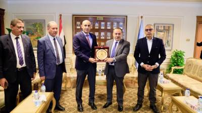 وزير التعليم ومحافظ اسيوط يتابعان سير العملية التعليمية في بعض مدارس المحافظة