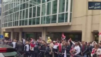 الجاليات المصرية تحتشد أمام مقر إقامة السيسى ببروكسل