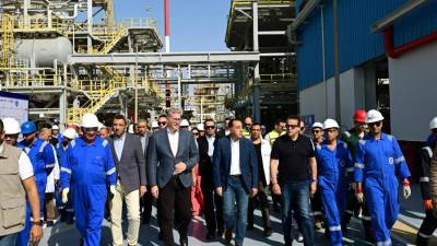 رئيس الوزراء يفتتح مشروع استرجاع الغازات بشركة "النصر للبترول"