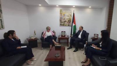 السفير العكلوك  يطلع سفيرة فنلندا على اخر التطورات السياسية وضمان وقف استمرار العدوان