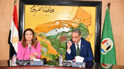 محافظ الفيوم ونائب وزير الاتصالات يناقشان خطط التعاون المشترك في تنفيذ التطوير المؤسسي الرقمي للمحافظة