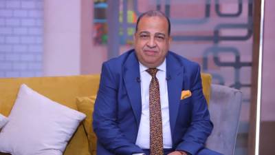 خبير قانوني: فرض الضريبة على الهواتف المحمولة بأثر رجعي مخالف للقانون ويهز ثقة المواطن بالدولة 