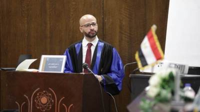 الإعلامي وليد فاروق يحصل على درجة الدكتوراه في الفنون التطبيقية 