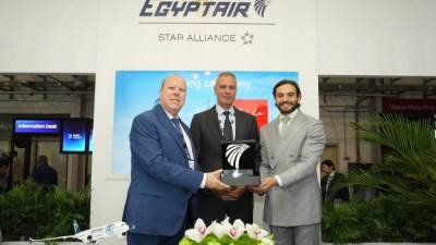 مصر للطيران للخدمات الأرضية توقع عقداً جديداً للمناولة الأرضية في معرض دبي للطيران مع شركة (SKY HORIZON)