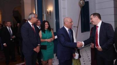 السفير العراقي يحضر احتفالية السفارة البريطانية بالقاهرة