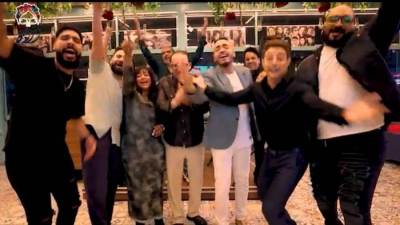 شاهد.. ألمع النجوم يحتفلون بعيد كافيه ومطعم ورده الشيخ زايد وسط حضور جماهيري كبير 