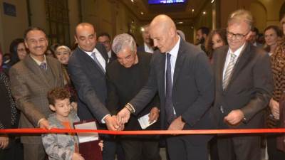 الأمين العام للمجلس الأعلى للآثار والسفير الإيطالي بالقاهرة يفتتحان معرضًا للصور عن مقبرة الملكة نفرتاري بالمتحف المصري بالتحرير