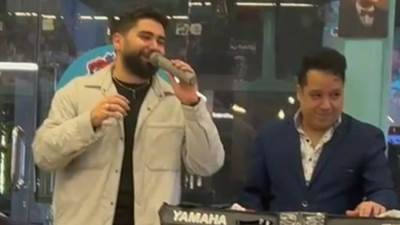 السوبر ستار منير سامي يشعل حفلات وردة الشيخ زايد وسط حضور كبير