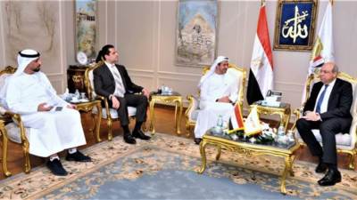 وزير الطيران المدني يبحث مع رئيس مجموعة أبوظبي للطيران أفاق أوسع من التعاون المصري-الإماراتي في مجالات الطيران المدني