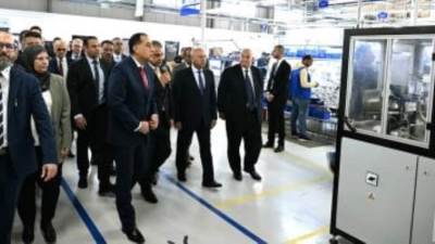 رئيس الوزراء يتفقد عدداً من أقسام مصنع ليونى مصر بمدينة بدر