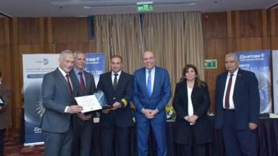 تحت رعاية وزير الطيران المدني.. تكريم مهندسي مصر للطيران للصيانة والأعمال الفنية لجهودهم المتميزة في تحديث أسطول طائرات إيرباص A320 بكفاءة عالية وفي زمن قياسى