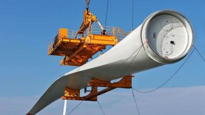 على بُعد غير مسبوق من الشاطئ… الصين تُشغّل أبعد مزرعة رياح بحرية وتضخ طاقة تكفي لـ1.4 مليون أسرة