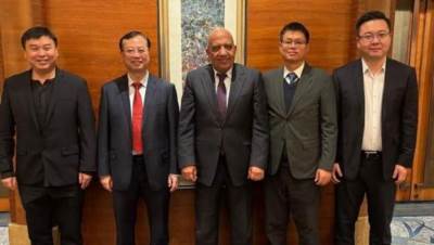 وزير الكهرباء يبحث مع شركات صينية نقل وتوطين تكنولوجيا الطاقة المتجددة