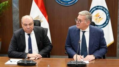 وزيرا البترول والطيران يعقدان اجتماعاً لتنسيق جهود الوزارتين في مشروع وقود الطائرات المستدام 