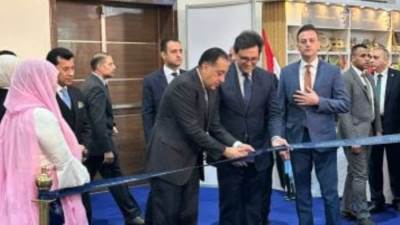 رئيس الوزراء يفتتح معرض الكتاب ويتفقد جناح وزارتى الدفاع والداخلية