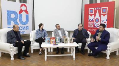 في أمسية أدبية مهمة الكتاب الروس: الذكاء الاصطناعي يهدد الإبداع