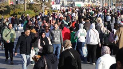 الهيئة المصرية العامة للكتاب تنفي شائعات غلق معرض القاهرة الدولي للكتاب غدًا وتؤكد انتظام الزيارة والفعاليات الجمعة 30 يناير