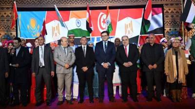 تونس تشعل فعاليات مهرجان أسوان الدولي للفنون بثقافتها الشعبية الغنية