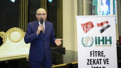 تركيا تنظم إفطارًا رمضانيًا وتقدم مساعدات لـ500 فلسطيني في القاهرة