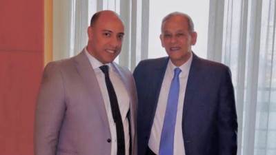 النائب محمد مكي يهنئ محمد انور السادات باختياره نائبا للمجلس القومي لحقوق الإنسان 