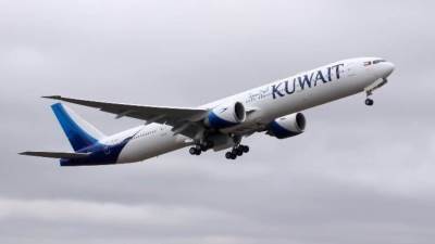 الكويت تبدأ رحلات لإعادة المواطنين من السعودية برا