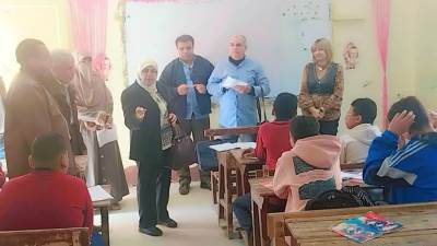 دكتورة منى طرخان تتابع انتظام العملية التعليمية بمدرسة بهتا الاعدادية المشتركة 