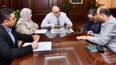 لدراسة فتح محاور مرورية جديدة.. محافظ الإسكندرية يعقد اجتماعًا مع ممثلي وزارة النقل لتخفيف التكدسات المرورية