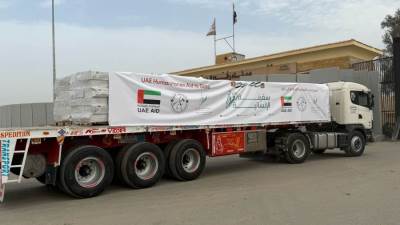 وكالة الإمارات للمساعدات تدعم غزة  بقافلة جديدة من المساعدات الإنسانية عبر معبر كرم أبو سالم