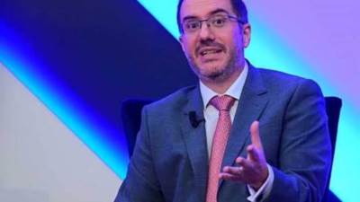 السفير البريطاني  يشيد بدور الوسطاء في وقف إطلاق النار ويدعو للعمل على اتفاق دائم