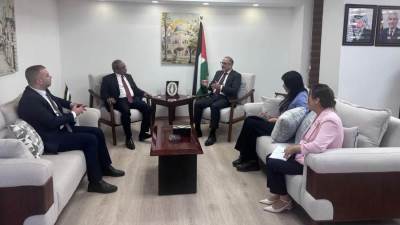 السفير العكلوك يستقبل الأمين العام لمجلس الوحدة الاقتصادية العربية 