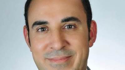 د. أحمد عبد الظاهر يحتفي بأحدث الإصدارات القانونية لنخبة من رجال القضاء والباحثين