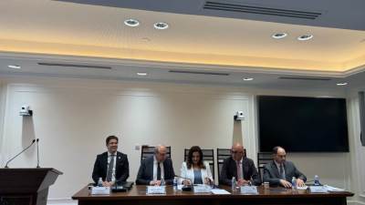 وزير الطيران المدني يستعرض استراتيجية تطوير القطاع وتعزيز تنافسيته في مواجهة التحديات الإقليمية ومناقشة خطة متكاملة لاستعدادات موسم الحج