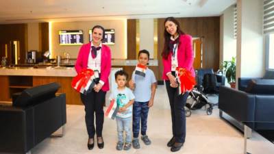 مطار القاهرة الدولي يحتفل بعيد تحرير سيناء مع الركاب